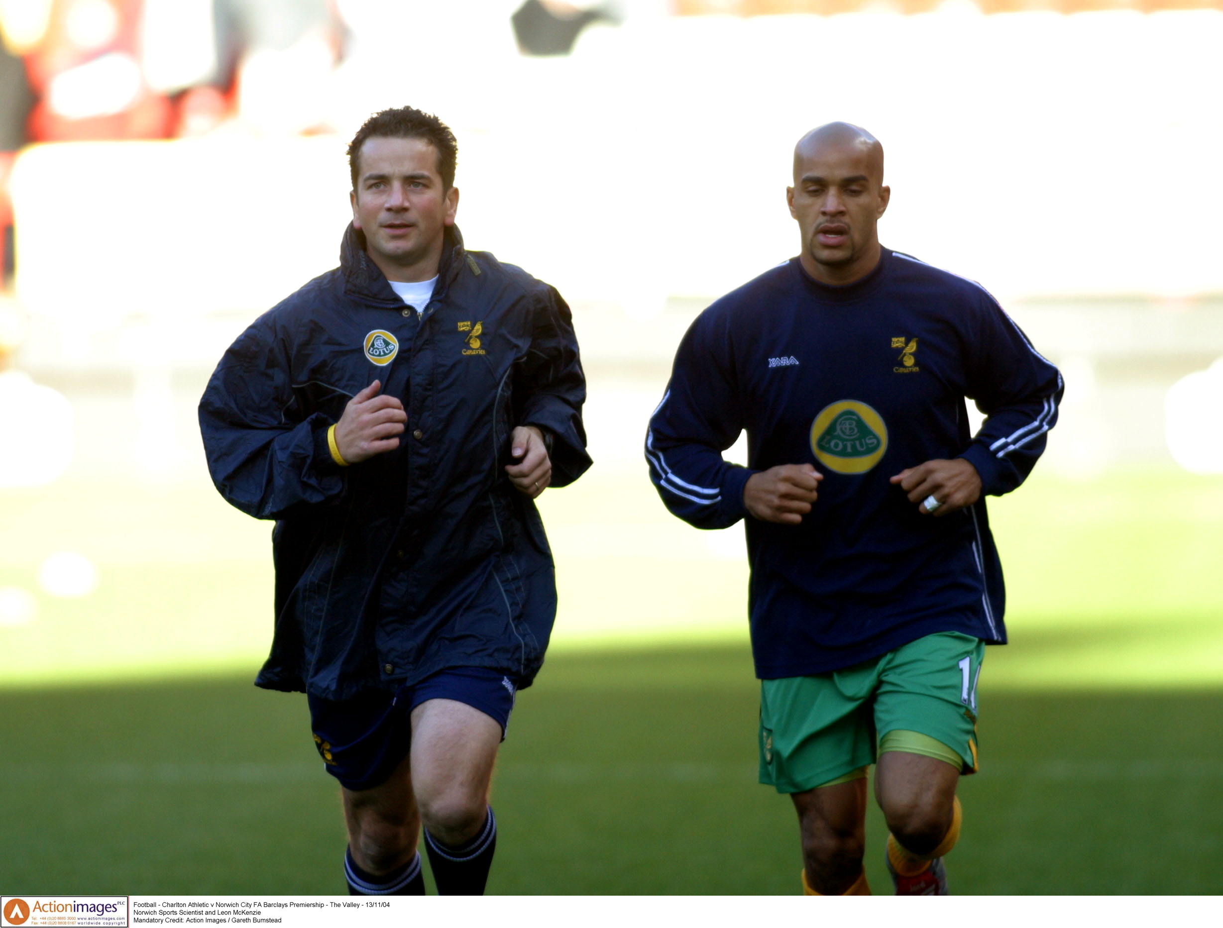 Football - Charlton Athletic v Norwich City FA Barclays Premiership - The Valley - 13/11/04
Norwich Sports Scientist and Leon McKenzie
Mandatory Credit: Action Images / Gareth Bumstead