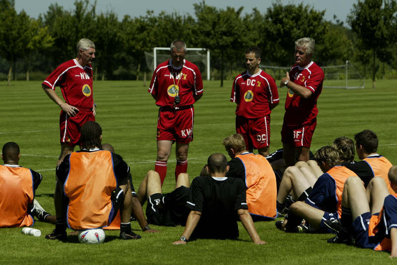 Football - Norwich City training - 14/7/03
Steve Foley - First Team Coach talks to the players
Mandatory credit: Action Images / Alex Morton